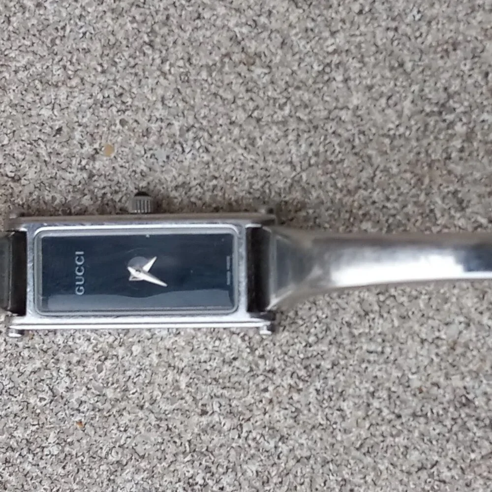 Gucci Silver & Black, Swiss Made, Quartz Ladies Watch